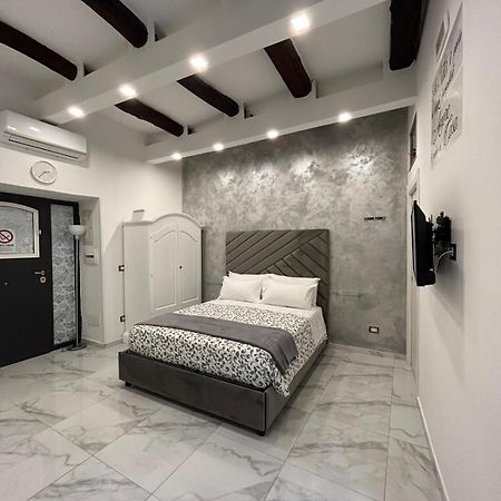 Casa Tolentino Al Centro Di Napoli Villa Eksteriør billede