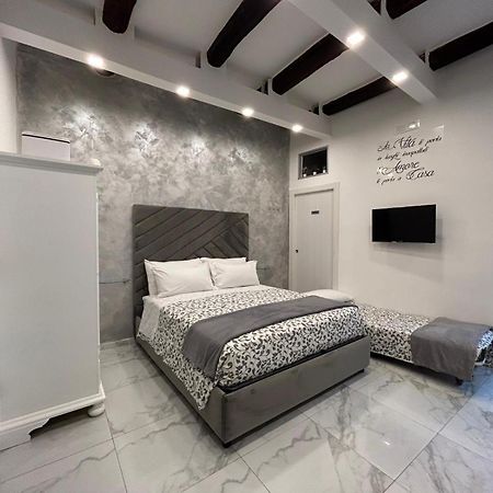 Casa Tolentino Al Centro Di Napoli Villa Eksteriør billede